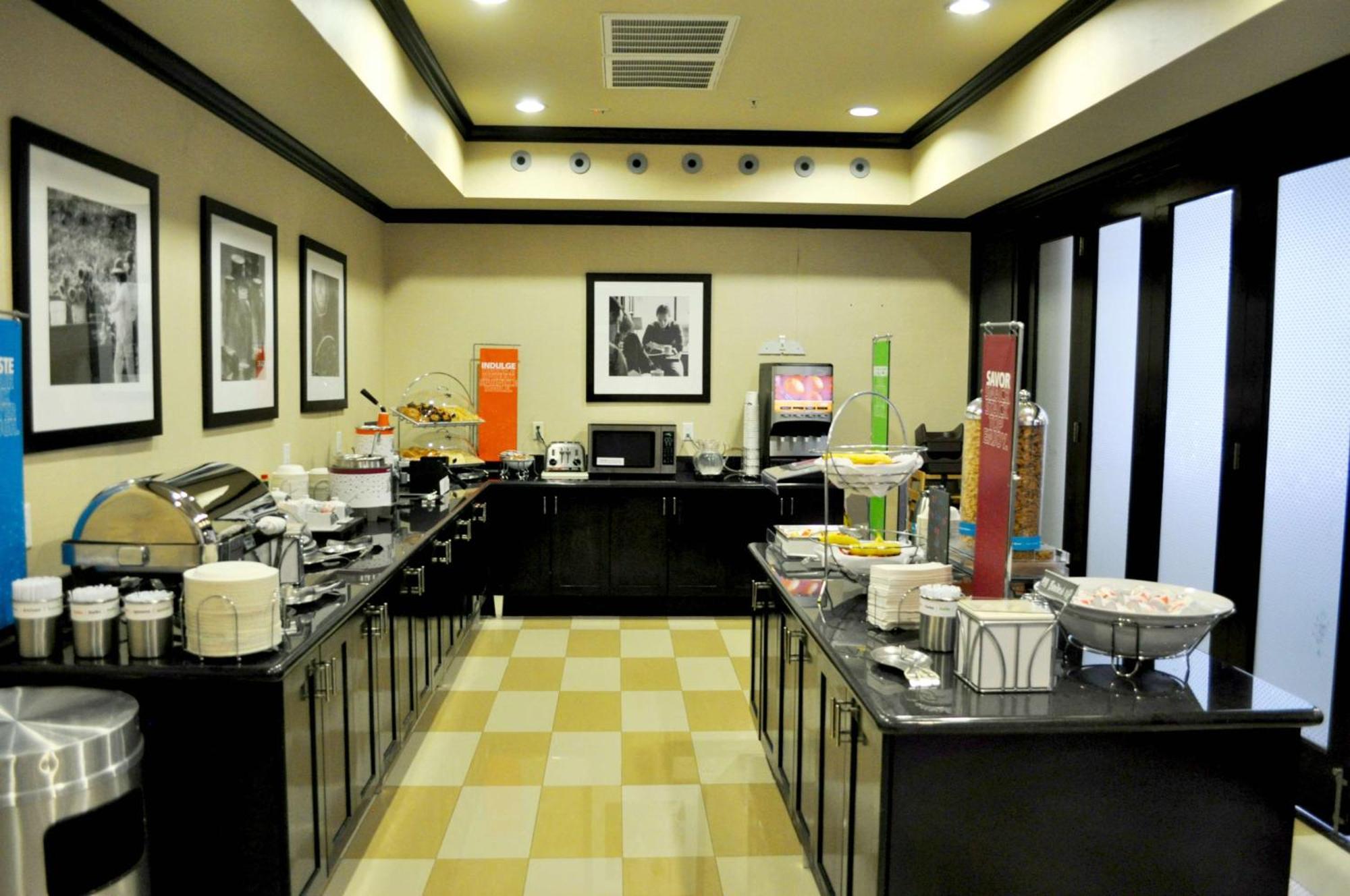 Hampton Inn & Suites Bay City Bagian luar foto