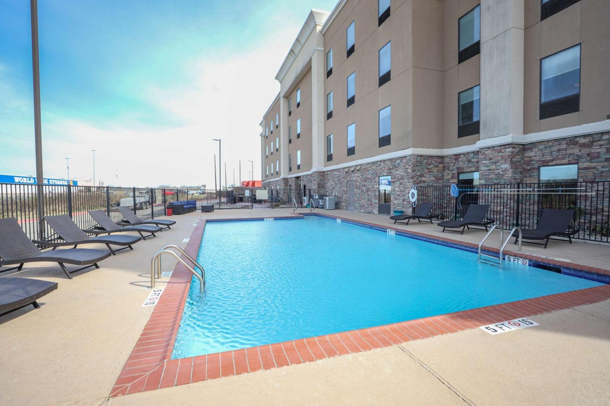 Hampton Inn & Suites Bay City Bagian luar foto